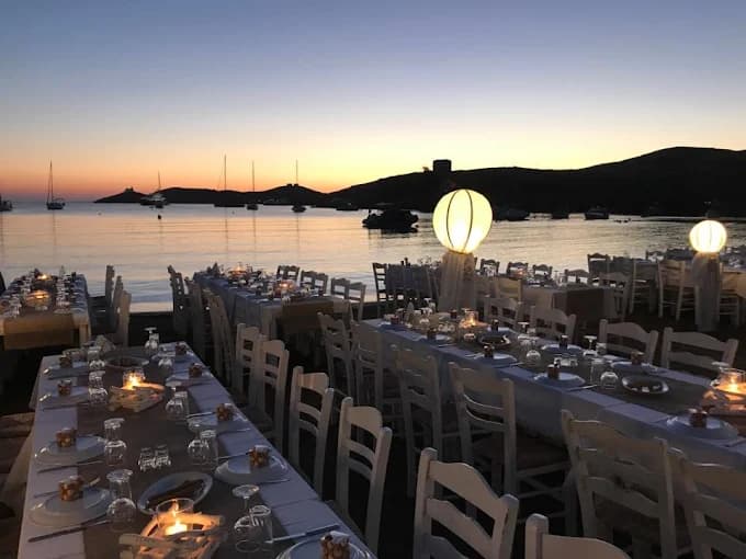 A delicious and authentic souvlaki platter from a traditional Greek grill house.